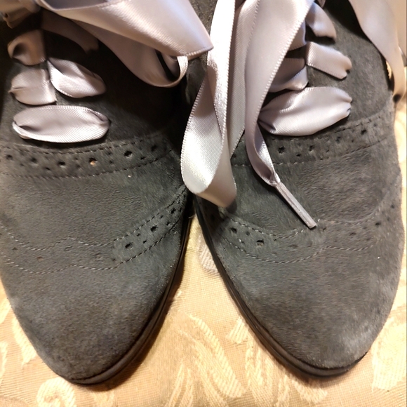 🩶 Gorgeous Slate Grey Genuine Suede Spectator Wingtip Oxford Wedges - 7.5M - Picture 6 of 14